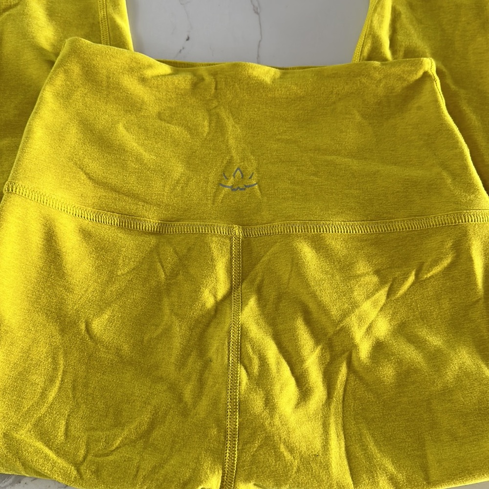 Beyond Yoga.  Yellow leggings.  NWOT. - Picture 2 of 3